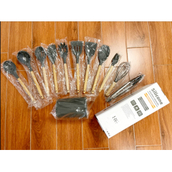 Kitchen utensils  with 11 pieces - Wood and BPA free silicone - Nonstick 